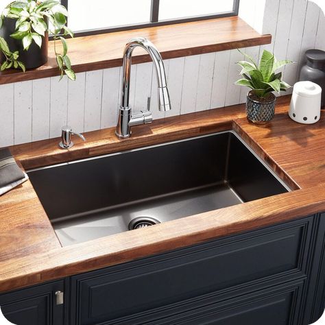 Sinks Kitchen, Best Kitchen Sinks, Classic Kitchen, Undermount Kitchen Sinks, Stainless Steel Kitchen Sink, Black Kitchen, Kitchen Sinks, Black Kitchens, Stainless Steel Kitchen