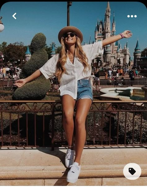 Disney World Aesthetic Outfits, Park Attire, Disney Park Outfit, Look Disney, Disney Picture Ideas, Disney Trip Outfits, Disney Outfits Women, Theme Park Outfits, Florida Outfits