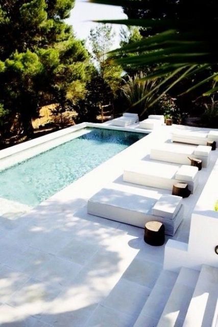 private long plunge outdoor pool with a white deck - DigsDigs Pool Shelf, Backyard Redesign, Kleiner Pool Design, Pool And Patio, Moderne Pools, Small Pool Design, Modern Pools, Small Pools, Dream Pools