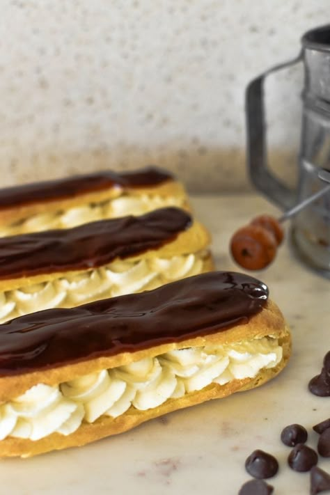 chocolate eclairs Chocolate Eclairs Recipe, Eclairs Recipe, Chocolate Eclair Recipe, Cake Pastries, Chocolate Eclairs, High Tea Food, Pastry Ideas, Bakery Treats, Eclair Recipe