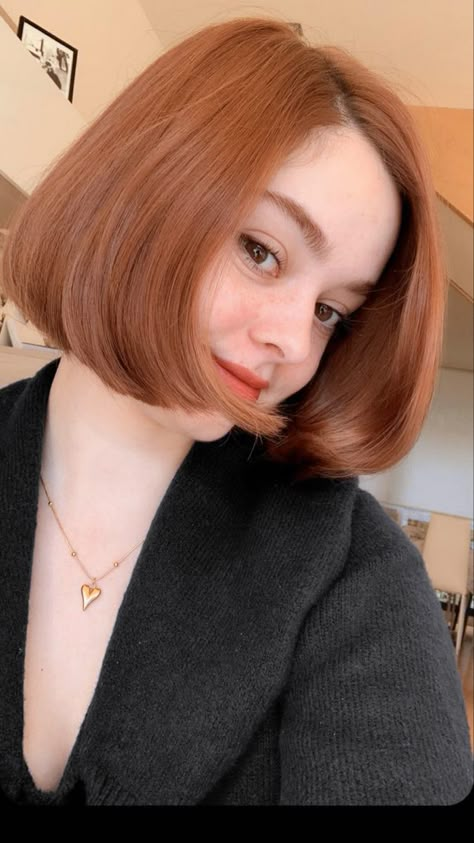 Short Copper Hair, Pretty Red Hair, Hair Dye Tips, Red Hair Inspo, Ginger Hair Color, Haircuts For Wavy Hair, Peinados Fáciles Para Cabello Corto, Flat Iron Hair Styles, Haircuts Straight Hair