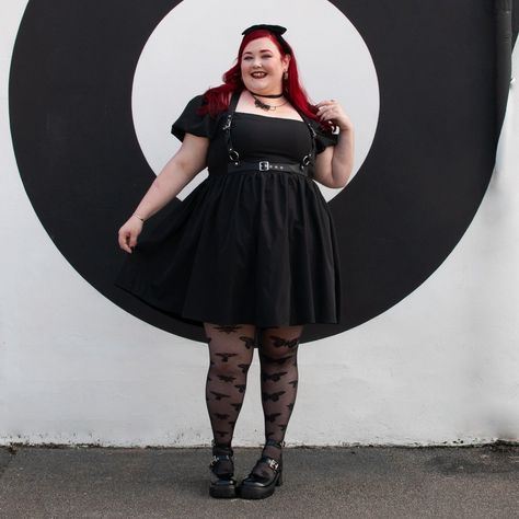 Plus Size Harness Outfit, Black Skirt And Tights, Plus Size Alternative Outfits, Black Alternative Girl, Goth Girl Outfits, Goth Birthday, Plus Size Alternative, Skirt And Tights, Harness Outfit