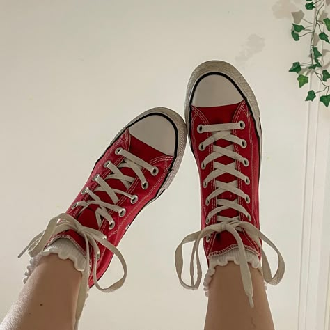 Red Sneakers Aesthetic, Red Aesthetic Shoes, Orange Converse Aesthetic, Red Converse Aesthetic, Dark Red Converse, Red Converse Shoes, Red Converse Outfit, Aesthetic Picture Ideas, Red Chucks