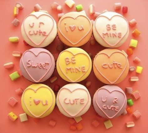 Conversation Heart Cupcakes | 21 Valentine Cupcakes That Will Make Your Coworkers Love You Valentines Cupcakes Decoration, Valentine's Cupcakes, Cupcakes Amor, Valentines Cupcake, Valentines Day Cupcakes, Valentines Cakes, Valentine Cupcakes, Cupcakes Design, Valentines Baking