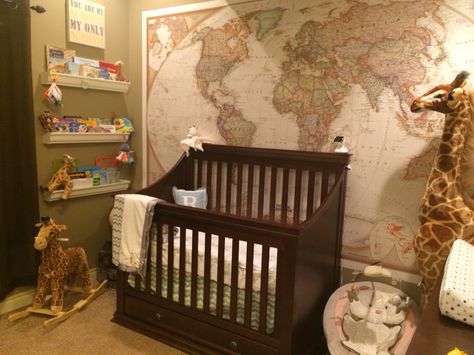 World map as wallpaper...travel themed nursery :) Travel Themed Room, Jungle Themed Nursery, Wallpaper Travel, Travel Theme Nursery, Kindergarten Wallpaper, Travel Nursery, Baby Boy Bedroom, Baby Room Themes, Adventure Nursery