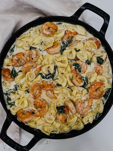 Shrimp Tortellini, Shrimp And Spinach, Recipe Shrimp, Garlic Cream Sauce, Tortellini Recipes, Tortellini Pasta, Creamy Garlic Sauce, Dried Basil, Seasoning Salt