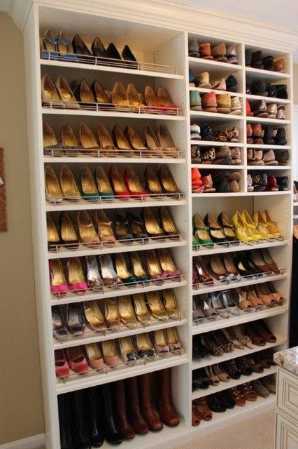 Create a decent space with the shoe racks for closets Photos of Spectacular Shoe Storage contemporary-closet shoe rack for closet Shoe Storage Design, Rack Closet, Fresh Bedroom, Dressing Design, Diy Shoe Rack, Shoe Organizers, Walking Closet, Closet Shoe Storage, Shoes Rack