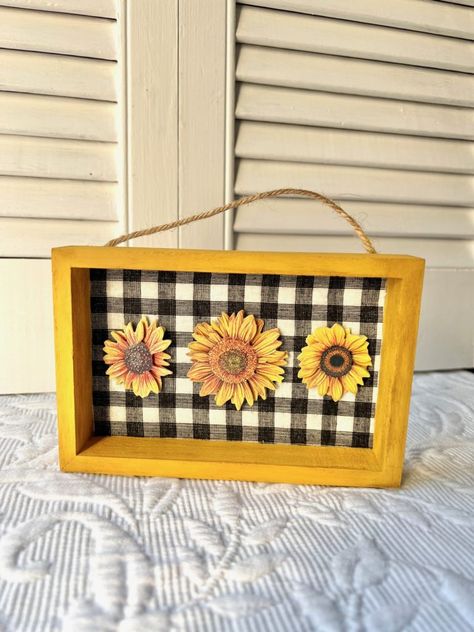 DIY Sunflower Sign - Creating Through Chaos Dollar Tree Sunflower Crafts, Wood Biscuits, Dollar Tree Fall Decor Diy, Crafts Corner, Sunflower Sign, Diy Sunflower, Farm Core, Candle Holder Crafts, Sunflower Home Decor