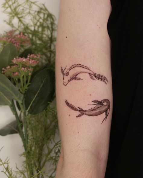 Avatar Fish Tattoo, Avatar Tattoo Ideas, Guide Tattoo, Elemental Symbols, Avatar Tattoo, Koi Fish Designs, Inkbox Tattoo, Couples Tattoo Designs, Koi Fish Tattoo