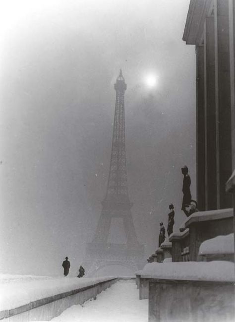 Maurice Tabard, I Love Paris, Living In Paris, Paris Photo, French Photographers, Old Photographs, The Eiffel Tower, White Photo, Great Photos