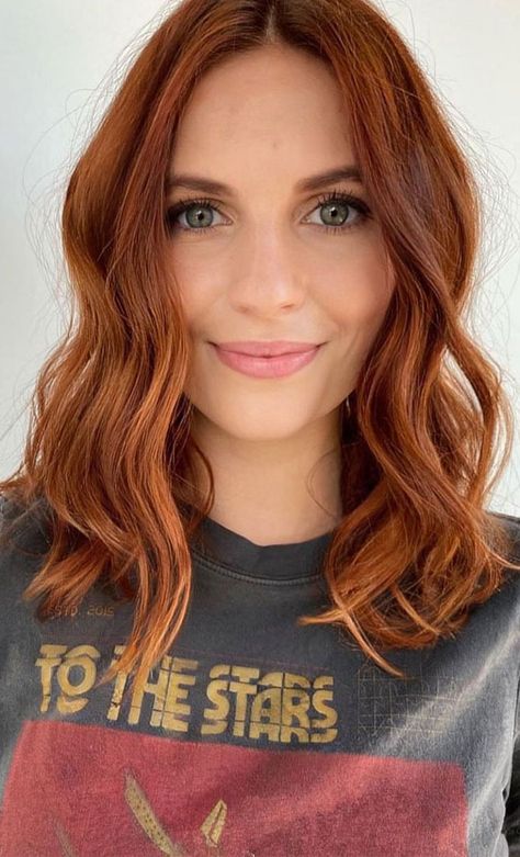 Hair Colour Ideas Copper, 2023 Copper Hair Trends For Women, Copper Hair For Olive Skin, Modern Auburn Hair, Spiced Copper Hair, Shoulder Length Colored Hair, Dark Hair To Copper, Cooper Medium Hair Color, Best Hairstyles Of 2023