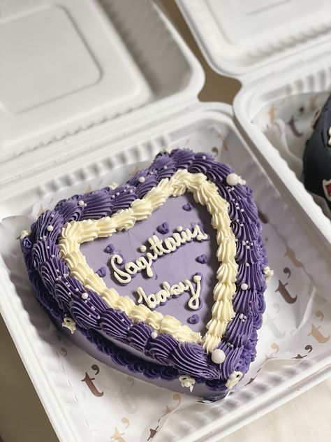 Scorpio Baby Cake, Zodiac Sign Cake, Sagittarius Baby, Vintage Cakes, Purple Cakes, 26th Birthday, Purple Birthday, Birthday Inspo