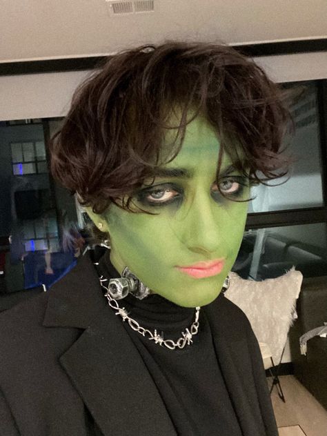 Aesthetic Mens Halloween Costumes, Hot Frankenstein Costume, Mens Frankenstein Costume, Frankenstein Mens Makeup, Frankenstein Costume Men Diy, Modern Frankenstein Costume, Aesthetic Costumes Men, Male Costumes Ideas, Male Halloween Costumes Aesthetic