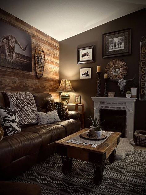 Western House Color Schemes, Western Living Room Paint Wall Colors, Rustic House Decor Ideas Living Room, Dark Western Home Aesthetic, Rustic Moody Living Room, Dark Farmhouse Decor Living Room, Cozy Western Living Room, Rustic Theme Living Room, Moody Western Living Room