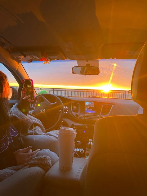 Sunrise Driving Aesthetic, Driving Aesthetic, Playlist Covers Photos, Morning Sunrise, Pretty Landscapes, Car Rides, Night Driving, Pretty Wallpapers Backgrounds, Teenage Dream