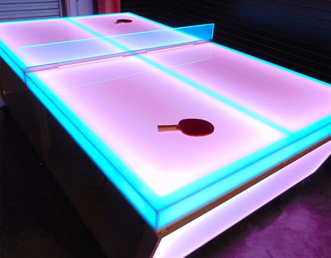 Pingpong Table, House Party Decorations, Arcade Room, Ping Pong Tables, Nightclub Design, Astuces Diy, Pong Table, Neon Aesthetic, Glow Party