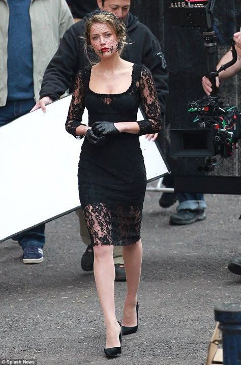 Amber Heard on the set of London Fields on Sunday Amber Heard Black Dress, Heels Dress Outfits, Black Lace Dress Aesthetic, Lace Dress Aesthetic, Black Lace Dress Outfit, Black Lace Outfit, Lacy Black Dress, Black Dress Lace, Lace Outfits