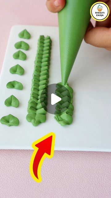 Riwaiti Zaiqa on Instagram: "Cake Decorating Ideas Without Piping Nozzle Technique | Real or Cake 🎂🤔 Decorating Cake Challenge Tag Food Lover👇 . . Follow👉 @riwaiti_zaiqa . . #food #foodblogger #foodblog #restaurantfood #viralfood #foodhacks #recipehack #foodhacks #foodie #foodiegram #bread #whitesaucepasta #quickrecipe #easyrecipes #fastrecipes #breakfast #breakfastrecipe #viralreels #trendyfood #streetfood #streetstylefood #foodblogging #recipeoftheday #pasta #cakedecorating #easyrecipe #tasty #cake #birthdaycake #motherlove #riwaitizaiqa" Piping Without Nozzle, Cake Decoration Hacks, Piping Without A Tip, Real Or Cake, South African Decor, Cake Challenge, 2023 Cake, Deco Cupcake, Piping Frosting