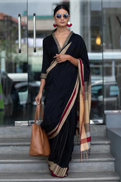 Proof : Formal Wear Sarees Can Look Super Cool With Right Bags Black Sari, Formal Saree, Saree Draping Styles, Indian Sari Dress, Mode Hippie, Sari Blouse Designs, Indian Saree Blouses Designs, Saree Blouse Designs Latest, Designer Saree Blouse Patterns