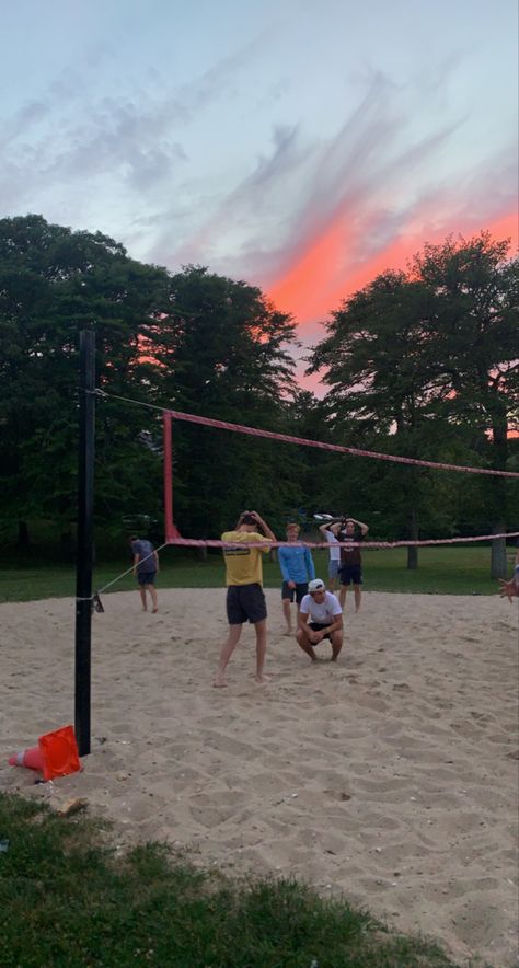 Friends Playing Volleyball At The Beach, Summer Volleyball Aesthetic, Sand Volleyball Aesthetic, Surf Camp Aesthetic, Beach Volley Aesthetic, Sunset Volleyball, Beach Volley Ball, Summer Volleyball, Volleyball Summer