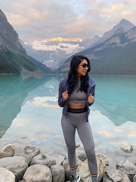 What to Pack for Banff, Alberta - Late Summer/Fall — Mybeautyfavs Banff Aesthetic Outfits, Lake Louise Outfit Summer, Summer In Canada Outfits, Outfits For Banff Canada Summer, Banff Canada Summer Outfit, Banff Summer Outfit, Banff Fall Outfit, Banff Outfit Fall, Banff Outfit Summer