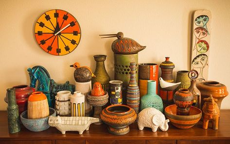 Italian ceramics- These colors remind me of childhood, peacock blue, orange, avocado, and gold. Malm Fireplace, Thailand Decor, Striped Decor, Paint Your House, Mid Century Pottery, Pottery Marks, Italian Pottery, Deco Boheme, Mid Century Ceramics