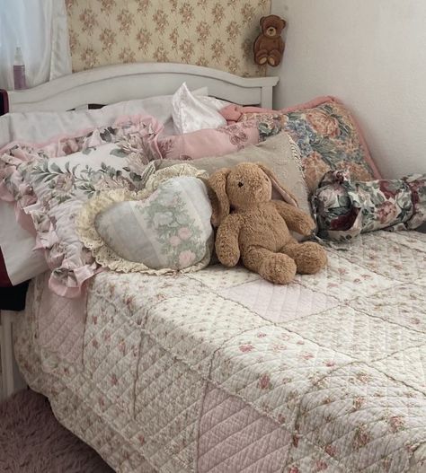 Coquette Bedroom, Coquette Room, Girly Room, Pretty Bedroom, Cute Bedroom Decor, Cozy Room Decor, Pretty Room, Dreamy Room, Vintage Room