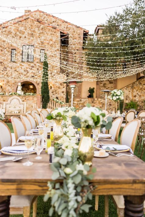 Black Tie Tuscan Wedding, Tuscan Style Wedding Decor, Tuscan Wedding Flowers, Tuscan Garden Wedding, Tuscan Style Wedding, Tuscan Wedding Theme, Italian Style Wedding, Tuscan Table, Classic Timeless Wedding