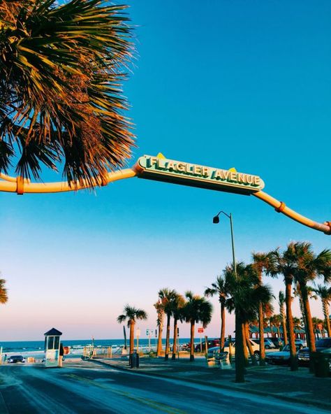 A Foodie's Guide to New Smyrna Beach - Best Restaurants, Hidden Gems and more deliciousness from NSB! Smyrna Beach Florida, Best Beach In Florida, New Smyrna Beach Florida, New Smyrna Beach, Cocoa Beach, Exotic Places, Old Florida, Summer Bucket, Sunshine State