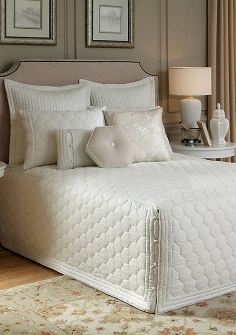 Bedding Trends, Double Headboard, Japanese Bed, Bed Cover Sets, Queen Bedspread, Headboard Cover, White Headboard, Perfect Bedding, Bedroom Decor Design