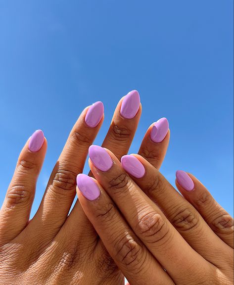 Simple Spring Nails Classy, Almond Nail Solid Color Ideas, Basic One Color Nails, Dip Nail Inspo Spring, Basic Nail Color Ideas, Dip Nails Ideas Summer, Dip Nails For Summer, Spring Break Nails Solid Color, Simple Almond Nails Summer Solid Color