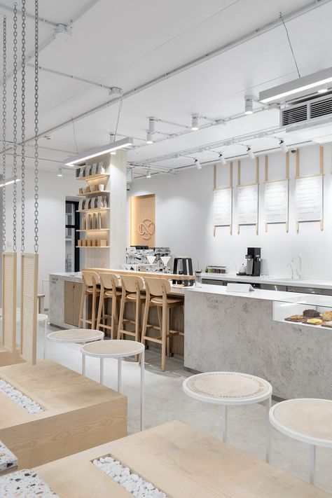 Cafe Ideas Design Interiors, Korean Coffee Shop, Japanese Coffee Shop, Minimalist Cafe, Cafe Bar Design, White Cafe, Coffee Shop Interior Design, Cafe Concept, Cafe Shop Design