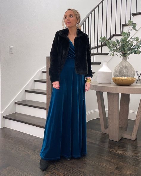 Formal Winter Outfits (3 Cute Looks) - Merrick's Art Long Velvet Dress Outfit, Formal Dress With Boots, Formal Winter Outfits, Long Velvet Dress, Modern Fashion Outfits, Cute Looks, Spring Outfits Dresses, Winter Formal Dresses, Long Sleeve Velvet Dress