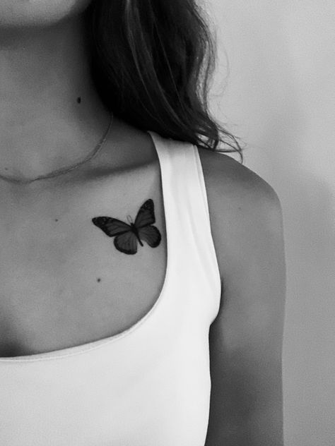 Tattoo Under Collarbone, Under Collar Bone Tattoos, Collar Bone Tattoo Quotes, Rose And Butterfly Tattoo, Front Shoulder Tattoos, Butterfly Tattoo Stencil, Butterfly Tattoo On Shoulder, Cool Shoulder Tattoos, Butterfly Tattoo Meaning