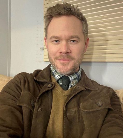 Aaron Ashmore, Shawn Ashmore, Quantum Break, Designated Survivor, Jimmy Olsen, Veronica Mars, Wide Face, Dark Brown Hair Color, Prom Queens