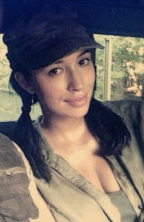 Christian Serratos Rares, Twd Bts, Christian Serrato, Christian Serratos, Lauren Cohan, Girl Crushes, Series Movies, Walking Dead, The Walking Dead