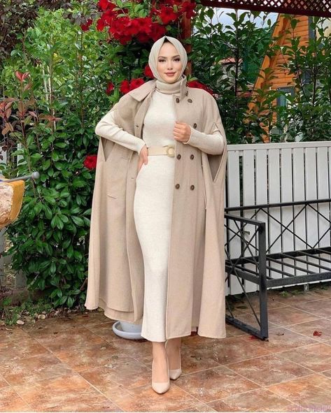 Turkey Fashion Style, Muslim Fashion Dress Simple, Modest Winter Outfits, Turkey Fashion, Turkey Dress, Islamic Fashion Dresses, Bride Dress Simple, Velvet Dress Designs, Hijab Style Tutorial