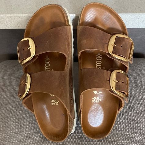 Brown leather Birkenstocks with gold buckle Brown Birkenstocks, Leather Birkenstocks, Europe Clothes, Frock And Frill, Birkenstock Brown, Fashion Shoes Sneakers, Birkenstock Sandals, Weekend Style, Birkenstock Shoes