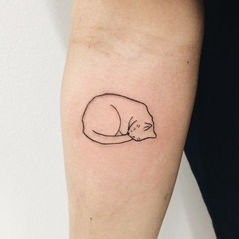 Kitty Outline Tattoo, Multi Cat Tattoo, Edgy Cat Tattoo, Minimalist Cat Portrait Tattoo, Small Cat Portrait Tattoo, Cat Tatto, Cat Tattoo Designs, Bad Tattoos, Dream Tattoos