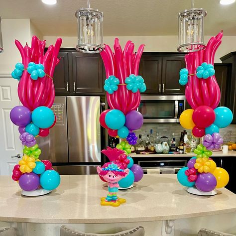 A💓Trolls 🌱 #trolls #trollsbirthdayparty #poppytrolls #diy #fyp #kidsparty #trolls_official #birthdayballoons #birthdaybaloons #orlando #orlandoballoons #loononna #qualatex #qualatexballoons Trolls Theme Party, Trolls Birthday Party Outfit, Trolls Balloons, Trolls 1st Birthday Party Girl, Trolls Second Birthday Party, Trolls First Birthday Party Girl, Trolls Decorations Ideas, Trolls 2nd Birthday Party Ideas, Trolls Balloon Arch