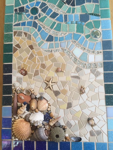 Mosaic River Scene, Shell Mosaic Seashells, Seashell Mosaic Shell Art, Mosaic With Shells, Beach Mosaic Ideas, Sea Shell Mosaic, Mosaic Wall Art Murals, Seascape Mosaic, Mosaic Sea Life