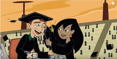 Felix & Zita Graduation Wallpaper, Disney Channel Shows, Graduation Picture Poses, Karakter Disney, Graduation Funny, Jungkook Fanart, Kim Possible, Graduation Pictures, School Life