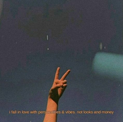 Citations Instagram, Grunge Quotes, Aesthetics Quote, Tumblr Quotes, Instagram Tags, Aesthetic Words, Les Sentiments, Art Aesthetic, The Peace