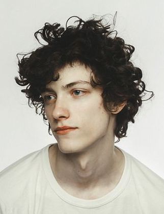 얼굴 드로잉, Photographie Portrait Inspiration, Aesthetic People, Poses References, Curly Hair Men, Hair Reference, Male Portrait, Portrait Inspiration, Interesting Faces