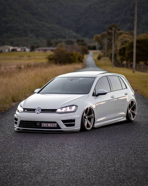 Golf MK7 R Stanced bagged Turbo Vw Golf R Mk7, Golf R Mk7, Volkswagen Polo Gti, Gti Mk7, Stanced Cars, Polo Gti, Combi Volkswagen, Volkswagen Golf R, Stance Cars