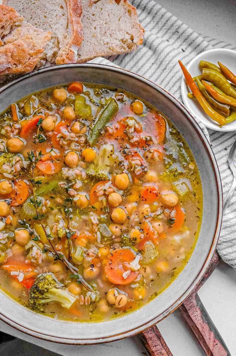 Hearty Chickpea and Vegetable Soup with Brown Rice - Cristina's Kitchen Recipes With Brown Rice, Parsley Soup, Soup Lovers, Meatballs And Rice, Hearty Soup Recipes, Brown Rice Recipes, Meatball Soup, Hearty Soup, Canned Beans