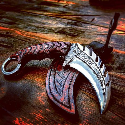 @Regrann from @blackguardcustoms - A little late night karambit love. This is the "Fury" and it will be available soon so stay tuned.… Curved Knife, Pretty Knives, Karambit Knife, Knife Design, Cool Knives, Knife Sharpening, Knife Making, Larp, Bushcraft