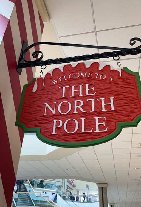 North Pole Themed Christmas Decorations, Christmas Mall Design, Nostalgia Christmas Aesthetic, Christmas Mall Aesthetic, North Pole Aesthetic, Santa Claus Aesthetic, Christmas Shopping Aesthetic, Santa Aesthetic, Santa Grotto