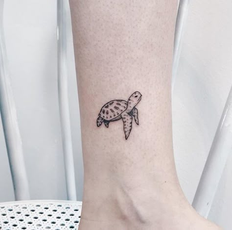 Tiny Turtle Tattoo, Turtle Tattoo Ideas, Small Turtle Tattoo, Small Beach Tattoos, Turtle Tattoo Designs, Small Turtle, Inspiration Tattoos, Tiny Turtle, Turtle Tattoo