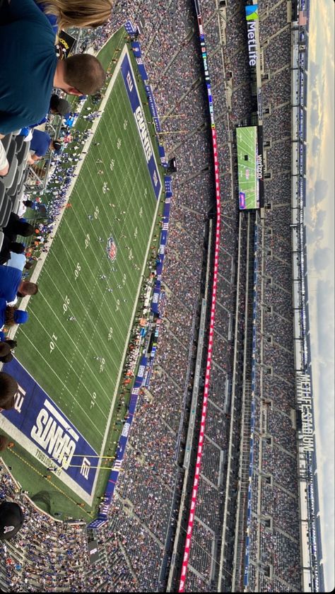 #metlife #football #americanfootball #newyorkcity #newyork #giants #stadium #sports Giants Stadium, Nfl Stadiums, Metlife Stadium, Sports Games, New York Giants, American Football, York City, New York City, Football